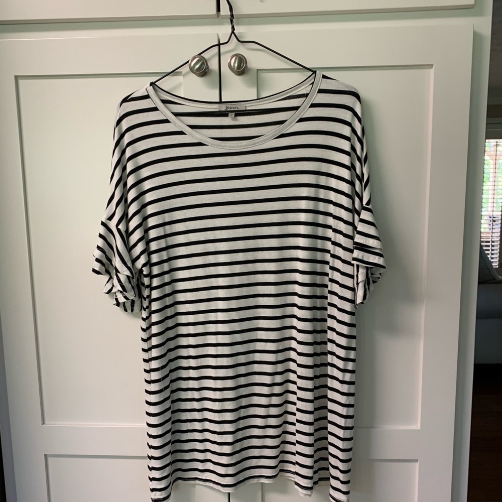 Black and white top